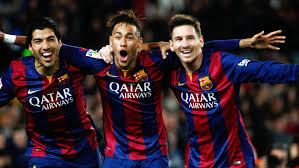 Célébration des membres de la MSN (Messi, Suarez et Neymar)